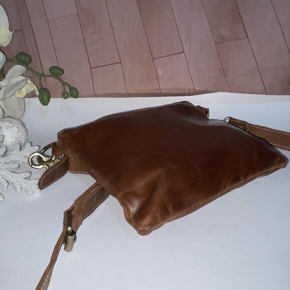UNOETH Leather Crossbody Brown Small - Picture 3 of 10